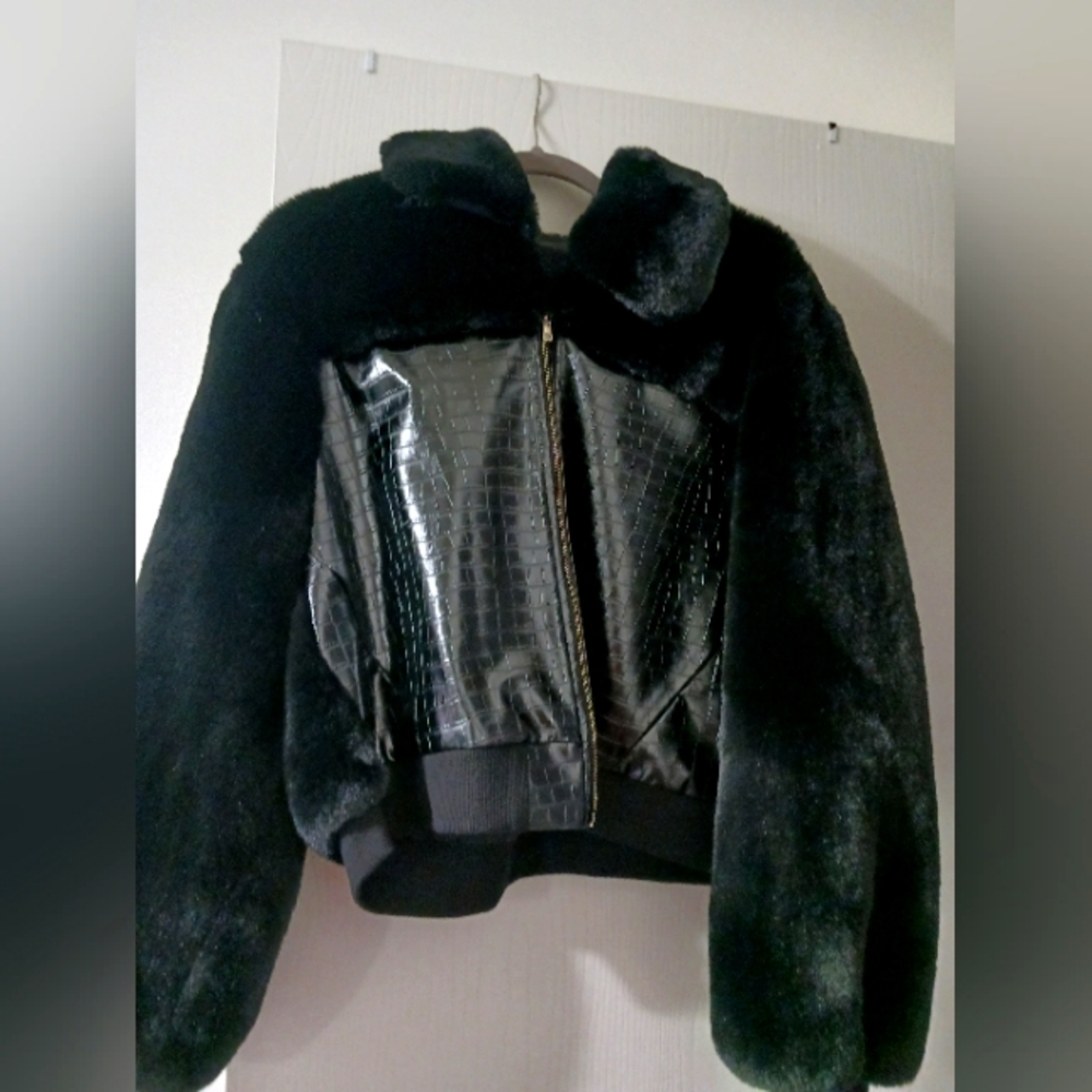 woman faux fur worm jacket